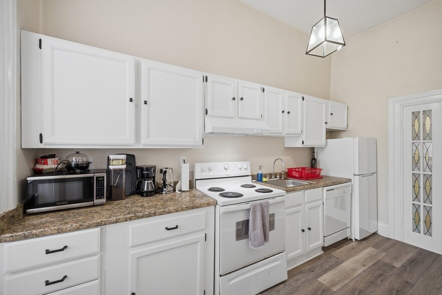 More Photos Of 367 Middle St, Portsmouth Apartments For Sale