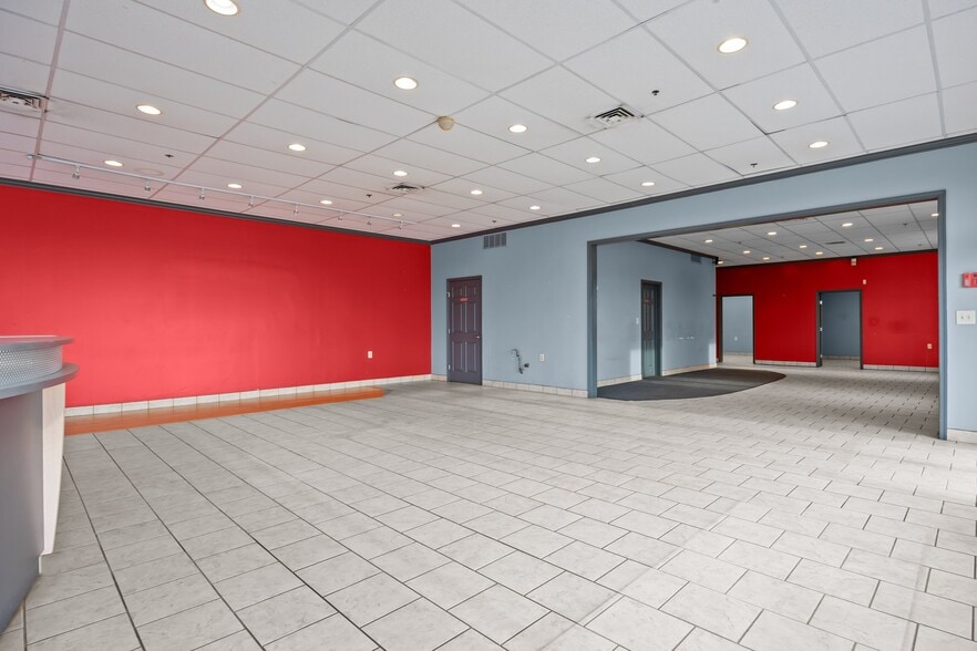 More Photos Of 1010 Spruce St, Lawrenceville Warehouse For Sale