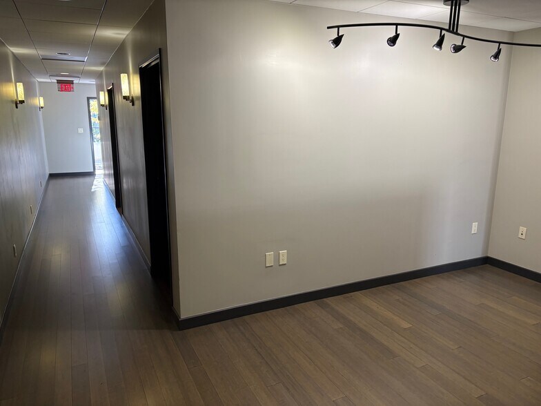 More Photos Of 1210-1214 E Green St, Pasadena Office For Lease