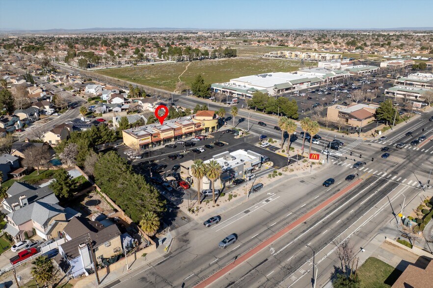 More Photos Of 42815 30th St W, Lancaster Storefront For Lease