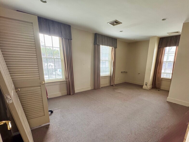 More Photos Of 25 Belden Ave, Norwalk Office For Lease