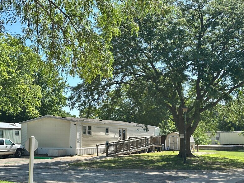 More Photos Of 620 Country Club Rd, Pratt Manufactured Housing Mobile Home Park For Sale