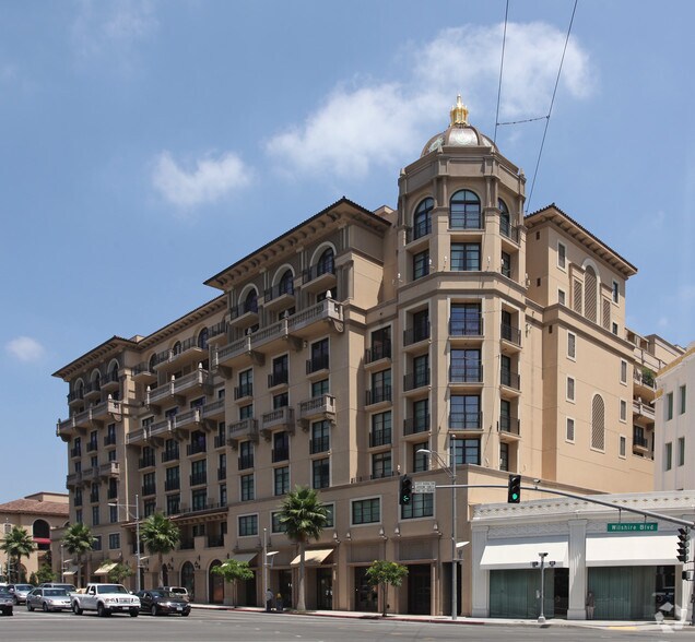 More Photos Of 210 N Beverly Dr, Beverly Hills Hotel For Lease