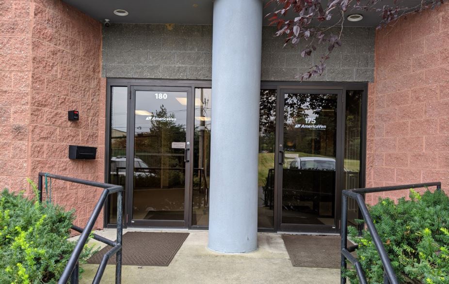 More Photos Of 54 S Commerce Way, Bethlehem Light Distribution For Lease