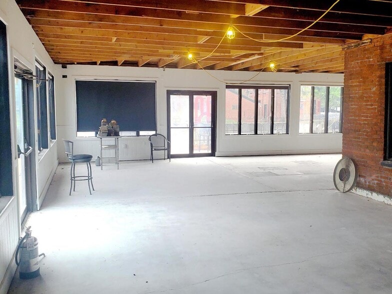 More Photos Of 220 W Philadelphia St, York Restaurant For Sale