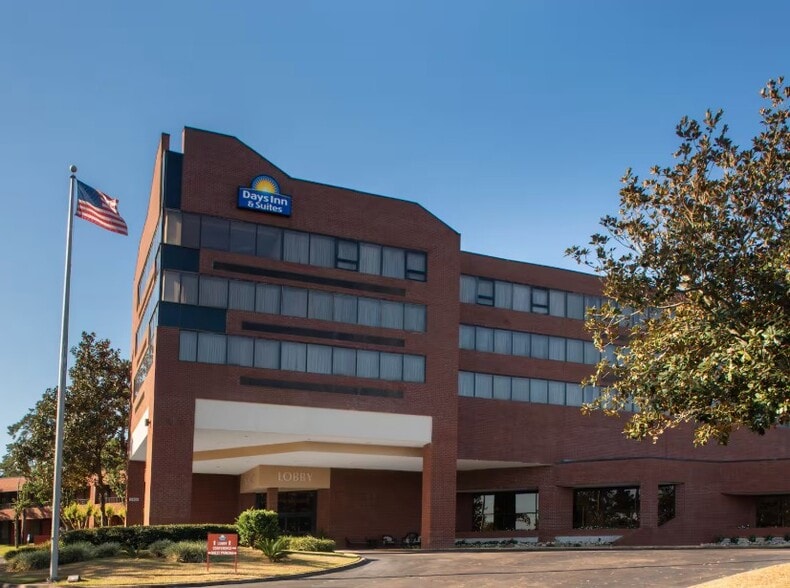 More Photos Of 2900 N Monroe St, Tallahassee Hotel For Lease