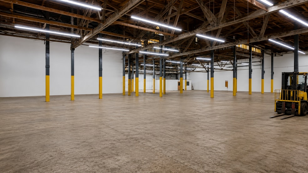 More Photos Of 120 Tolland St, East Hartford Warehouse For Lease