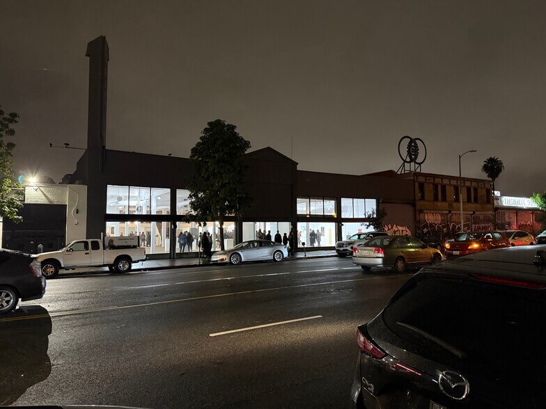 More Photos Of 619 N Western Ave, Los Angeles Storefront For Lease