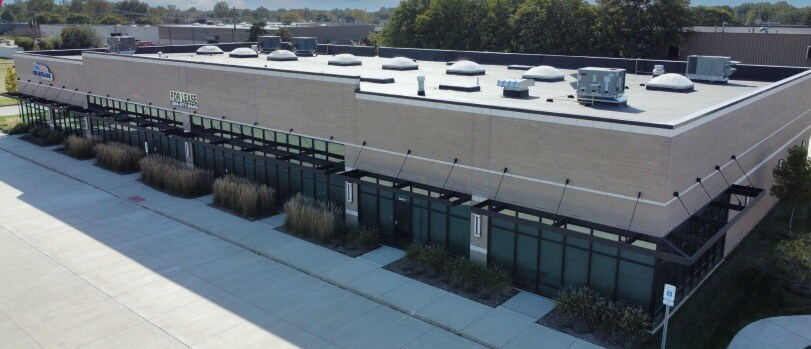 More Photos Of 40421-40477 Mound Rd, Sterling Heights Office For Lease