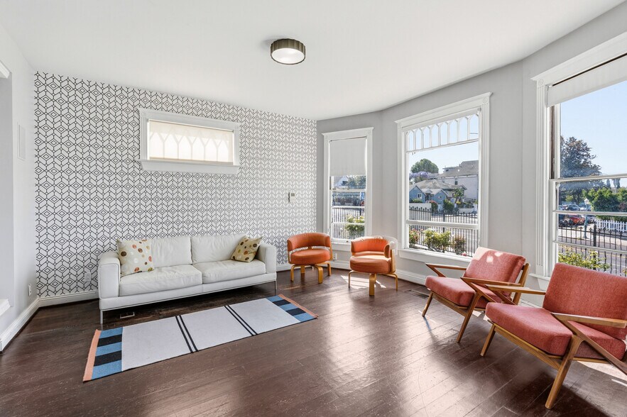 More Photos Of 1940 Market St, San Diego Office For Sale