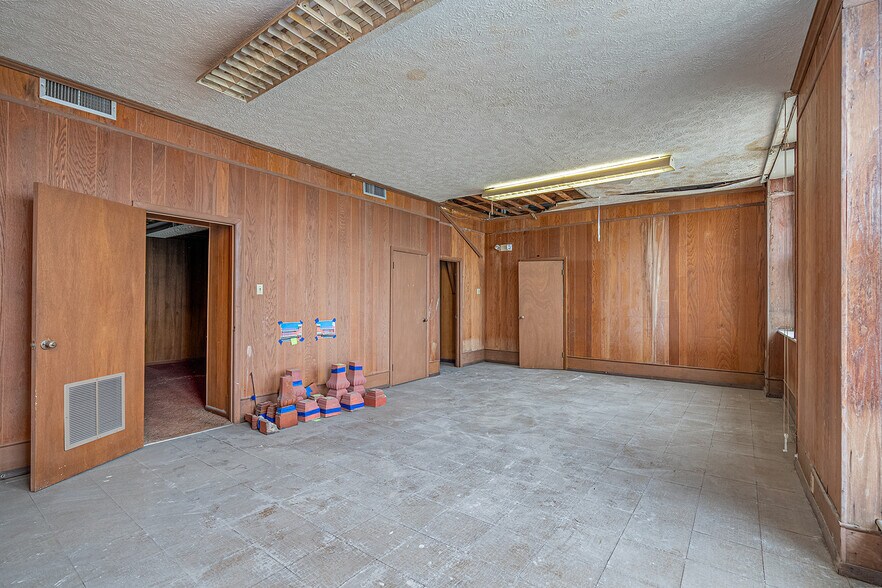 More Photos Of 100 E Bay St, Savannah Lodge Meeting Hall For Sale