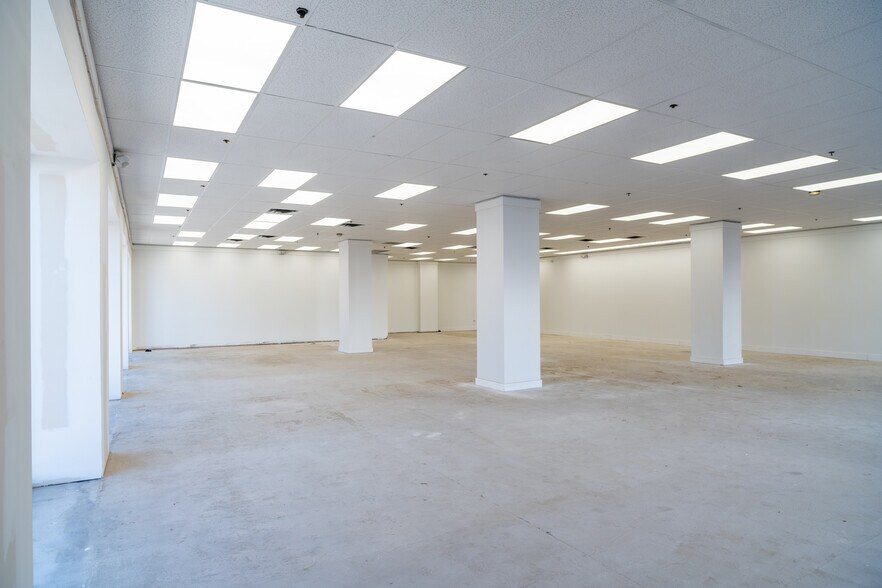 More Photos Of 100-126 W Chelten Ave, Philadelphia Schools For Lease