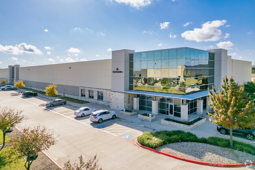 More Photos Of 2500 Scarbrough Dr, Austin Unknown For Lease