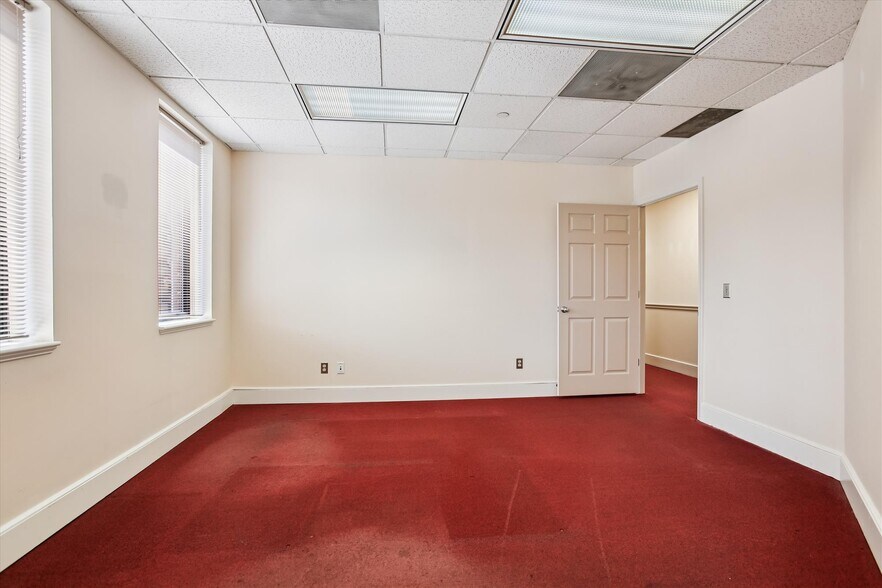 More Photos Of 1501 Duke St, Alexandria Office For Lease