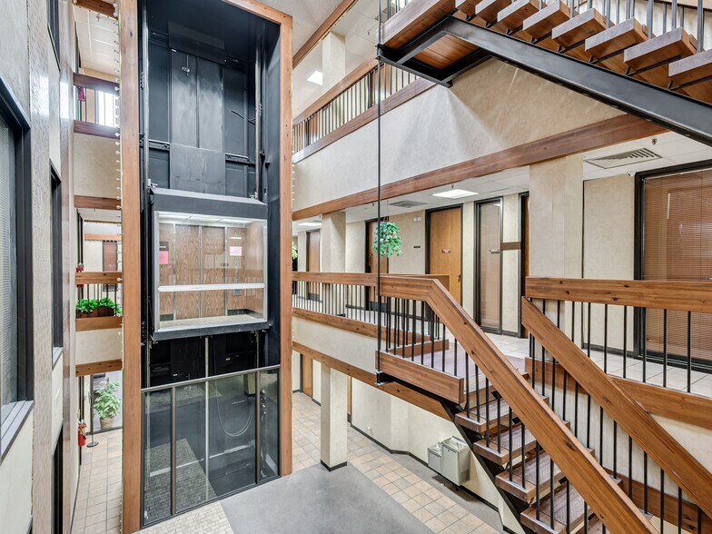 More Photos Of , Oklahoma City Office For Sale