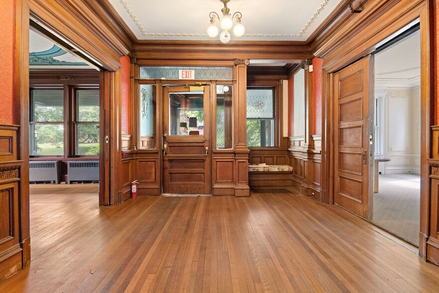 More Photos Of 360 Farmington Ave, Hartford Office Residential For Sale
