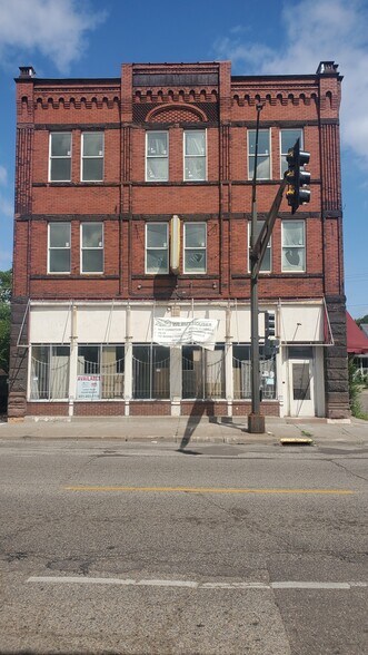 More Photos Of 842 Rice St, Saint Paul Storefront Retail Residential For Lease