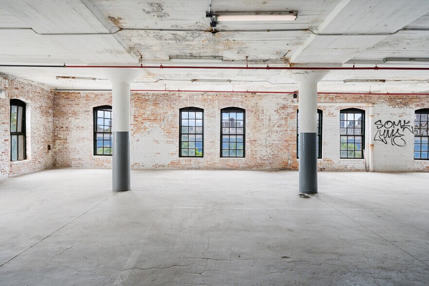 More Photos Of 1001 N North Branch St, Chicago Flex For Lease