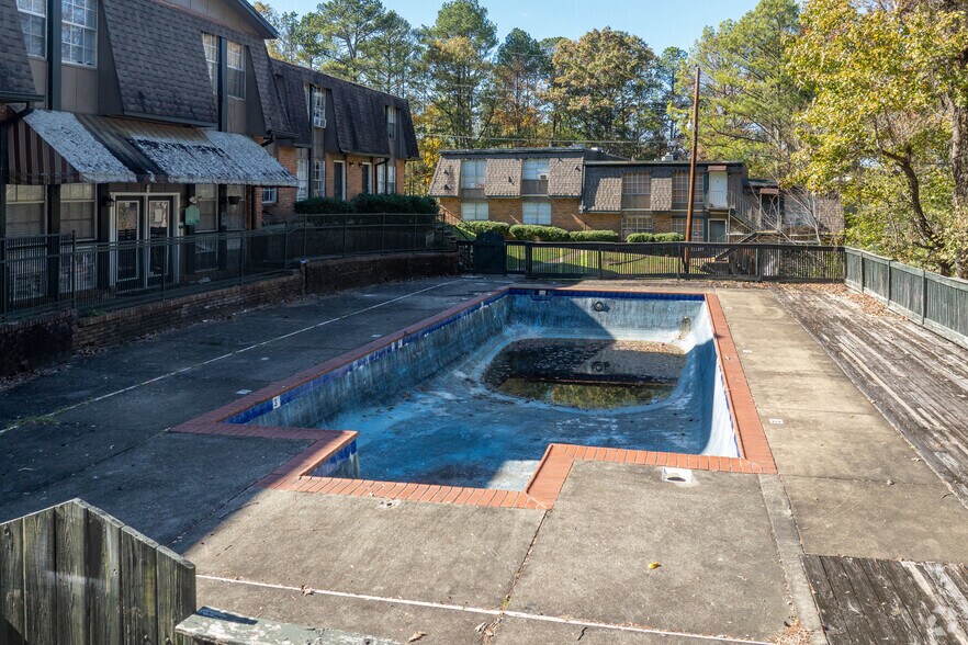 More Photos Of 1401 Carson Rd, Birmingham Multifamily For Sale