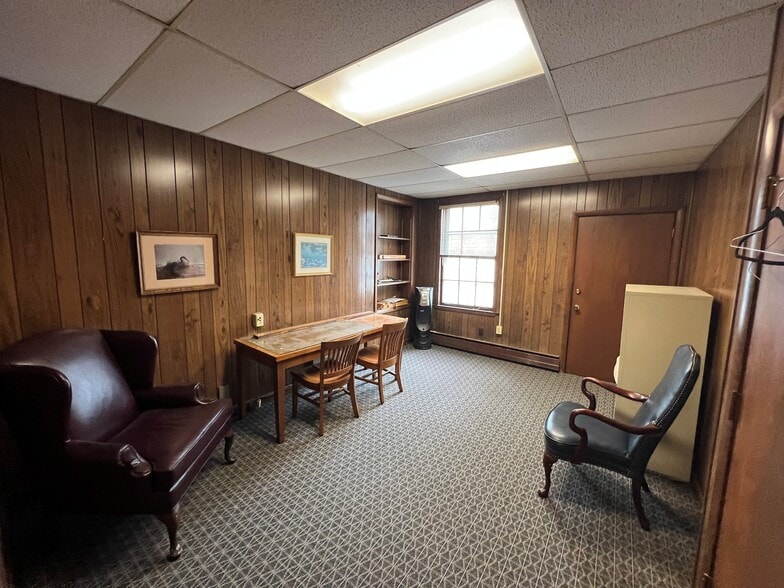 More Photos Of 25 W Courtland St, Bel Air Office For Lease