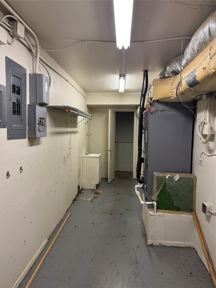 More Photos Of 1300 Liberty School Rd, Azle General Retail For Lease