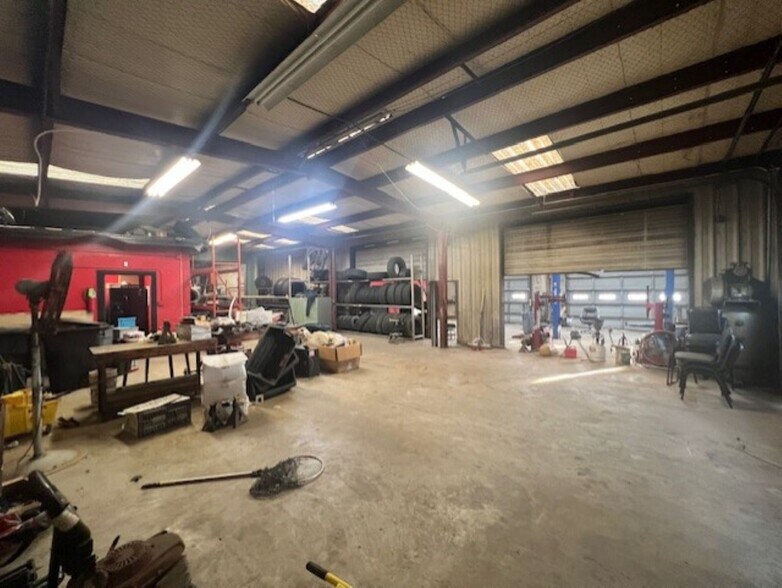 More Photos Of 1914 Cypress St, West Monroe Service For Sale