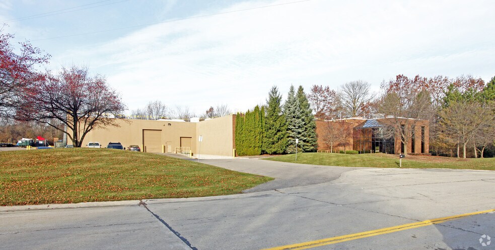 Primary Photo Of 1806 Rochester Industrial Dr, Rochester Hills Manufacturing For Lease