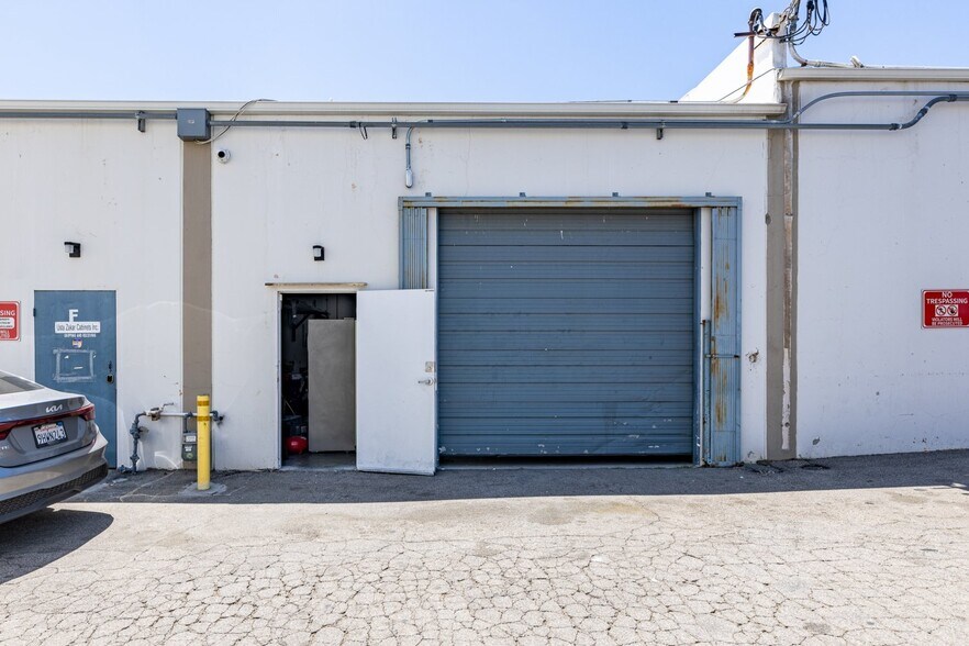 More Photos Of 12970 Branford St, Arleta Warehouse For Sale