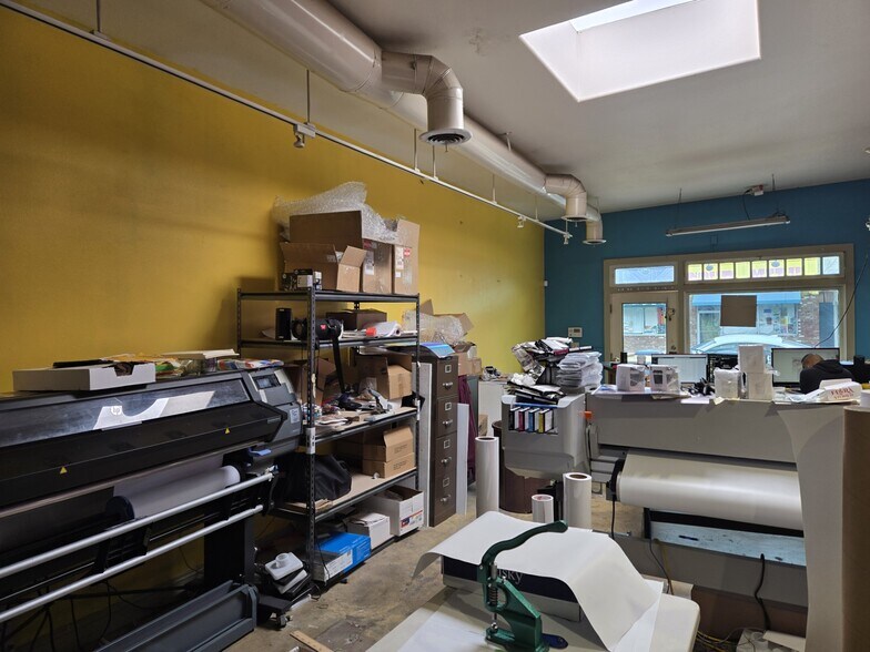 More Photos Of 1473-1477 N Van Ness Ave, Fresno Storefront Retail Residential For Sale