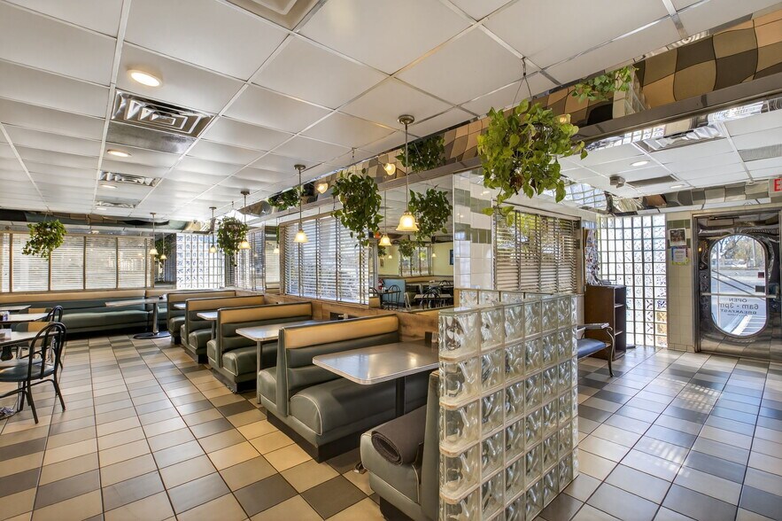 More Photos Of 4040 US Highway 27 S, Sebring Restaurant For Sale