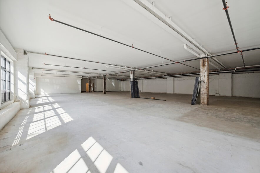More Photos Of 2501 Oakford St, Philadelphia Apartments For Lease
