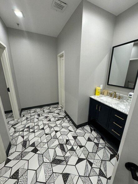 More Photos Of 319 E 54th St, Elmwood Park Light Distribution For Sale