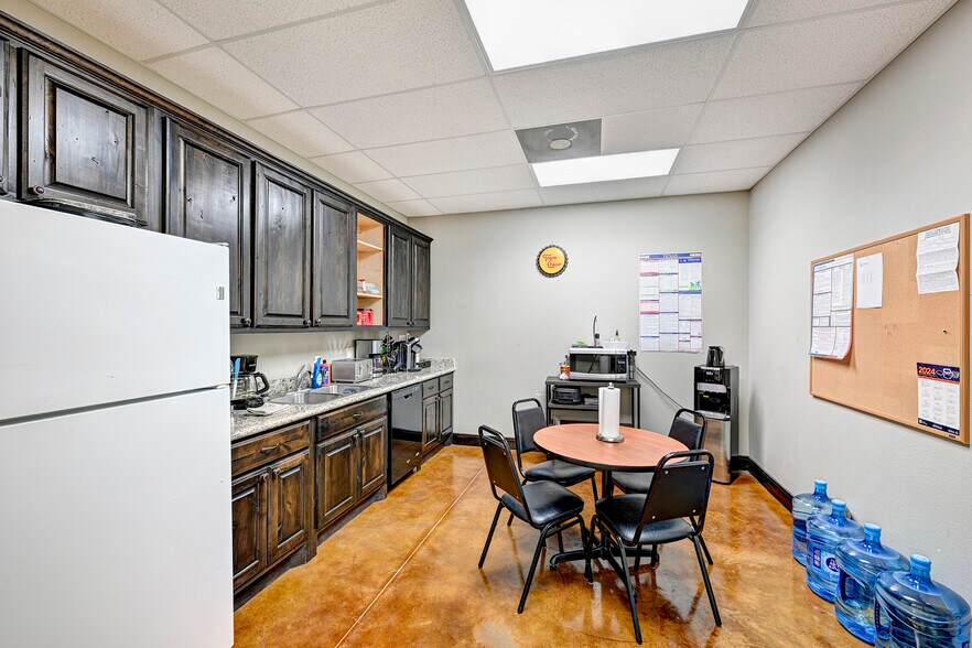 More Photos Of 828 Fm 1960 Rd, Houston Warehouse For Sale