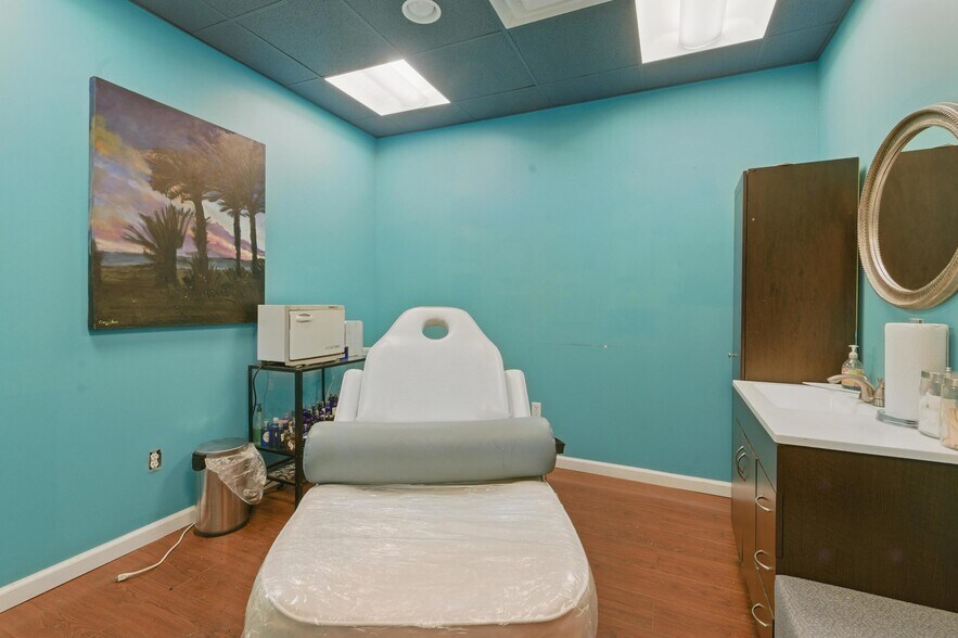 More Photos Of 267 Main St, Nyack General Retail For Sale