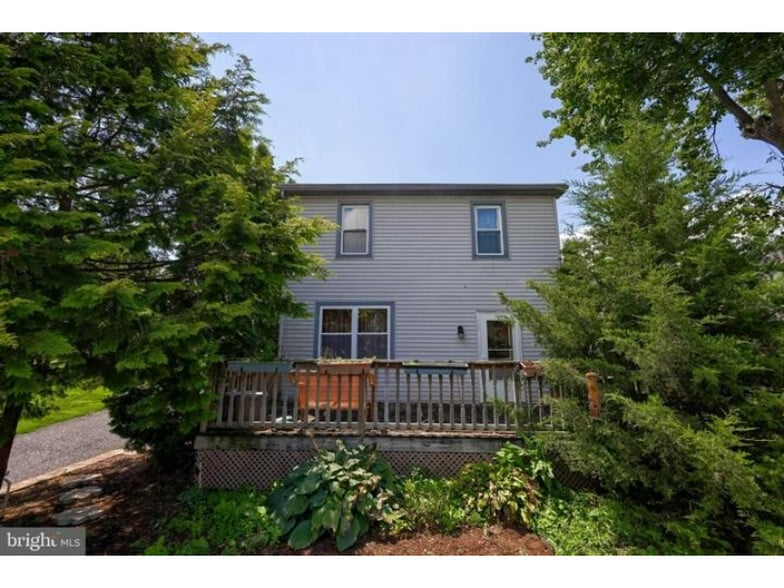 More Photos Of 240 Railroad Ave, Bird In Hand Flex For Sale