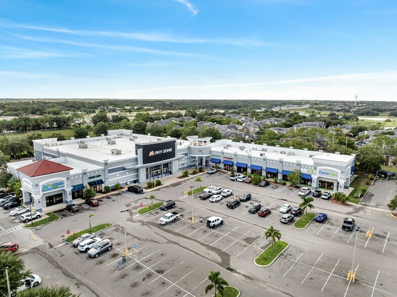 More Photos Of 8010 W Colonial Dr, Orlando Freestanding For Sale