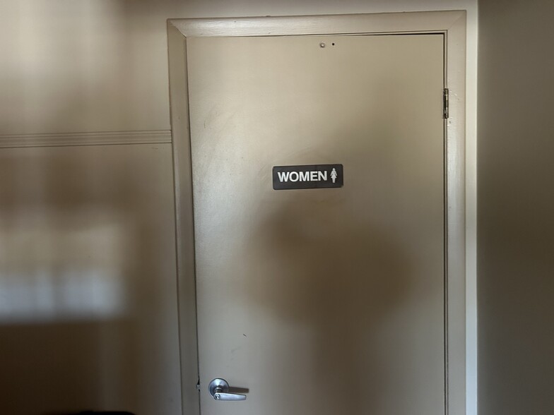 More Photos Of 1210 Saint Johns Ave, Palatka Office For Sale