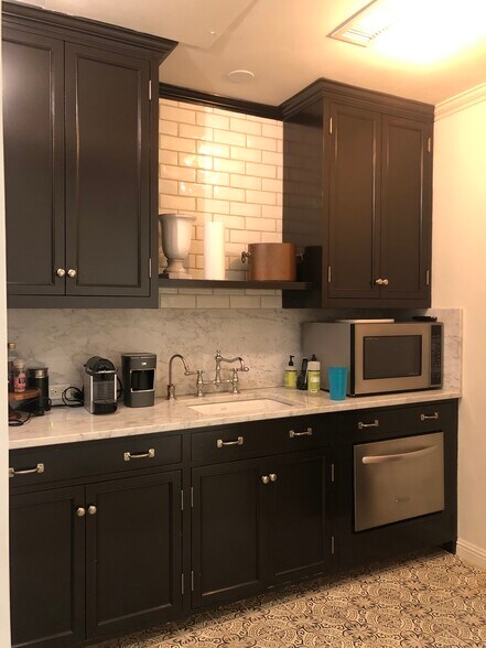 More Photos Of 912 N La Cienega Blvd, Los Angeles Loft Creative Space For Lease