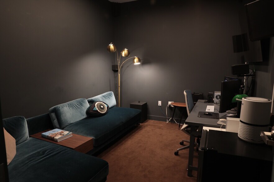 More Photos Of 2909 E 1st St, Los Angeles Office For Sale