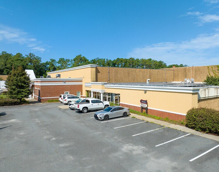 More Photos Of 4708 NW Capital Cir NW, Tallahassee Flex For Sale