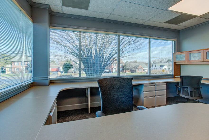 More Photos Of 930 Red Rose Ct, Lancaster Office For Sale