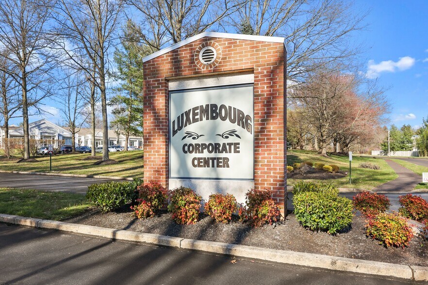 More Photos Of 100 Corporate Dr E, Langhorne Office For Lease