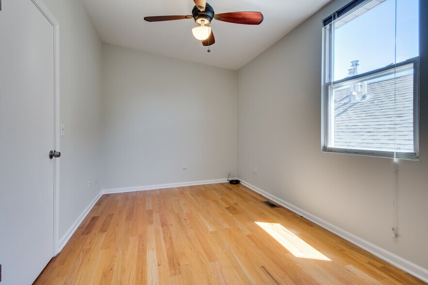 More Photos Of 1246 N Cleaver St, Chicago Apartments For Sale