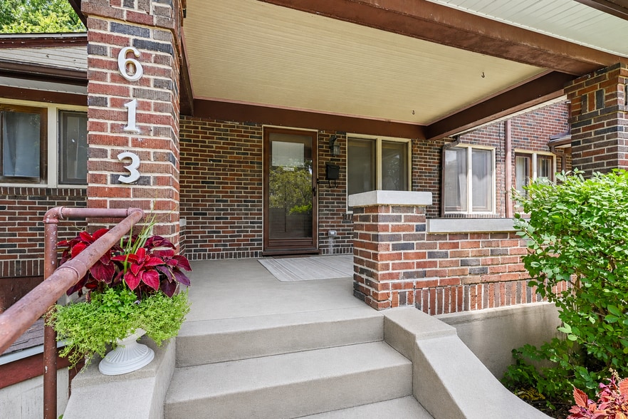 More Photos Of 611 Delaware Ave, Dayton Apartments For Sale