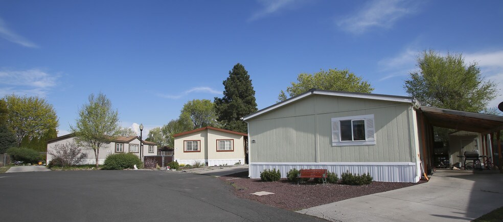 More Photos Of 4647 Winter Ave, Klamath Falls Manufactured Housing Mobile Home Park For Sale