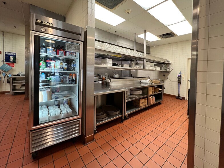 More Photos Of 1493-1505 S Randall Rd, Algonquin Storefront Retail Office For Lease