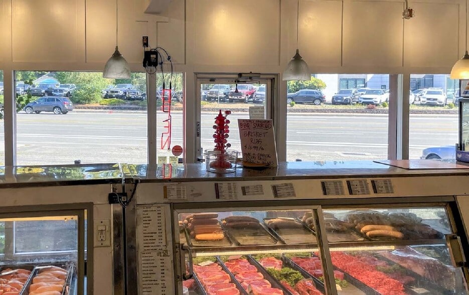 More Photos Of 18893 SE Mcloughlin Blvd, Portland Freestanding For Sale