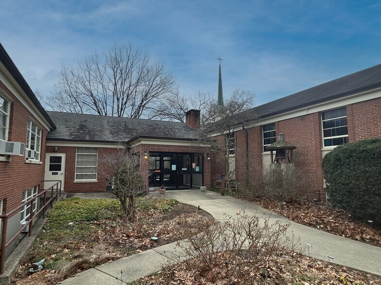 More Photos Of 21 Cromwell Rd, Cincinnati Religious Facility For Sale