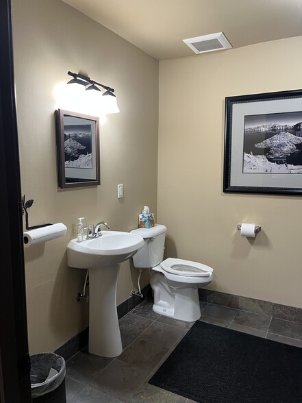 More Photos Of 725 NW Broadway St, Bend Office For Lease