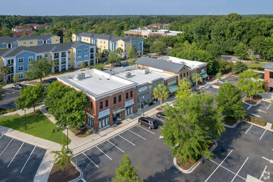 More Photos Of 600 Long Point Rd, Mount Pleasant Unknown For Lease